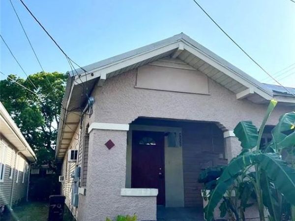 4232 ULLOA Street , New Orleans, LA 70119