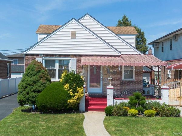 125 Sterling Road , Elmont, NY 11003