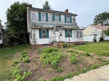 19 Maple Avenue , Gowanda, NY 14070