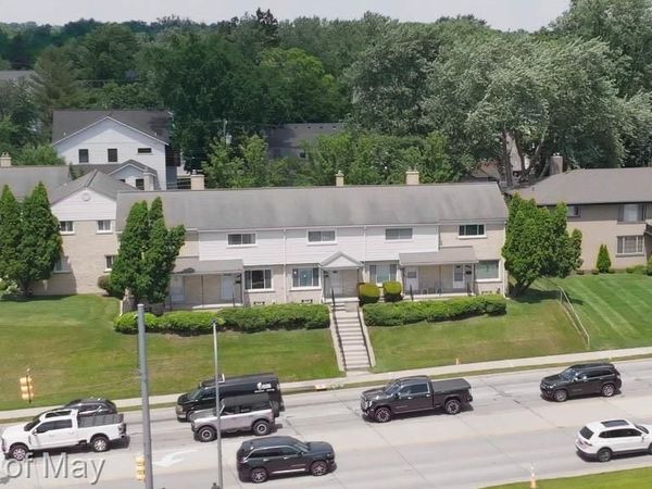 2099 East Maple Road, Birmingham, MI 48009