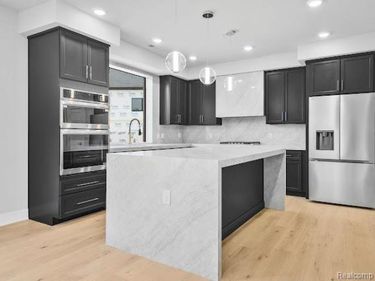 953 Smart Town Drive , Dearborn, MI 48126