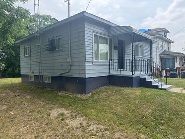 4402 Crissman Street , Flint, MI 48505