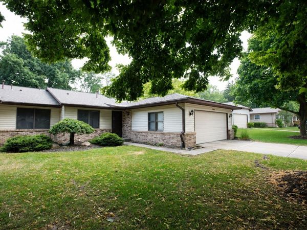 2172 Wildfield Drive NE, Grand Rapids, MI 49505