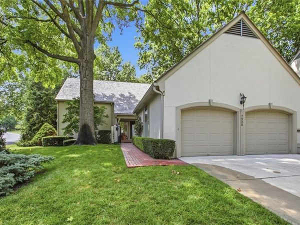 7930 Bristol Court, Prairie Village, KS 66208