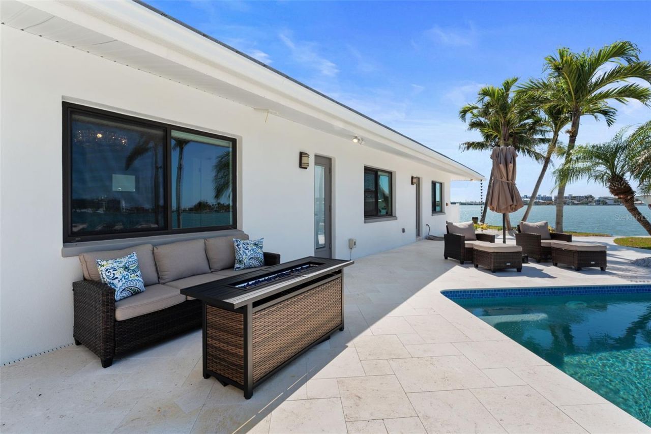 11050 7th Street E, Treasure Island, FL 33706 Photo
