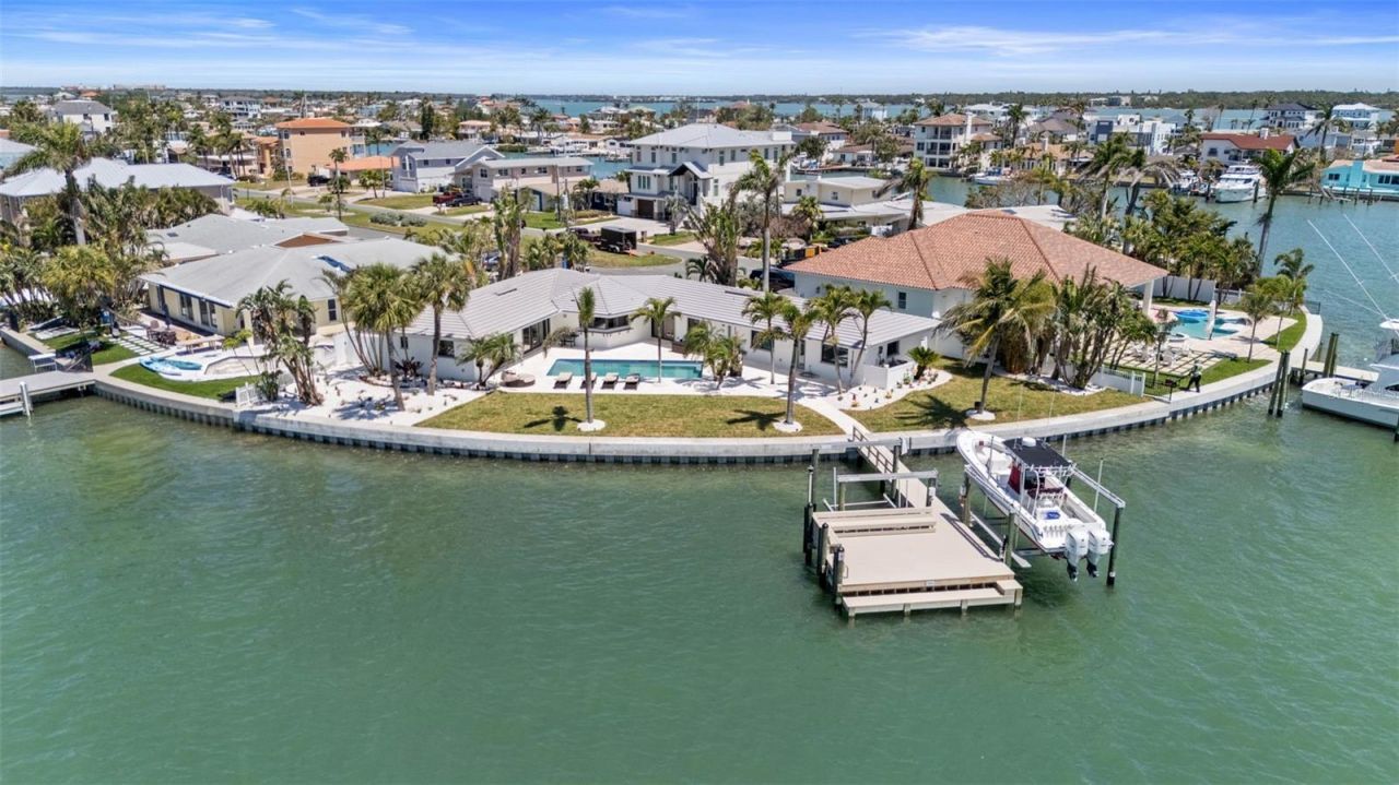 11050 7th Street E, Treasure Island, FL 33706 Photo