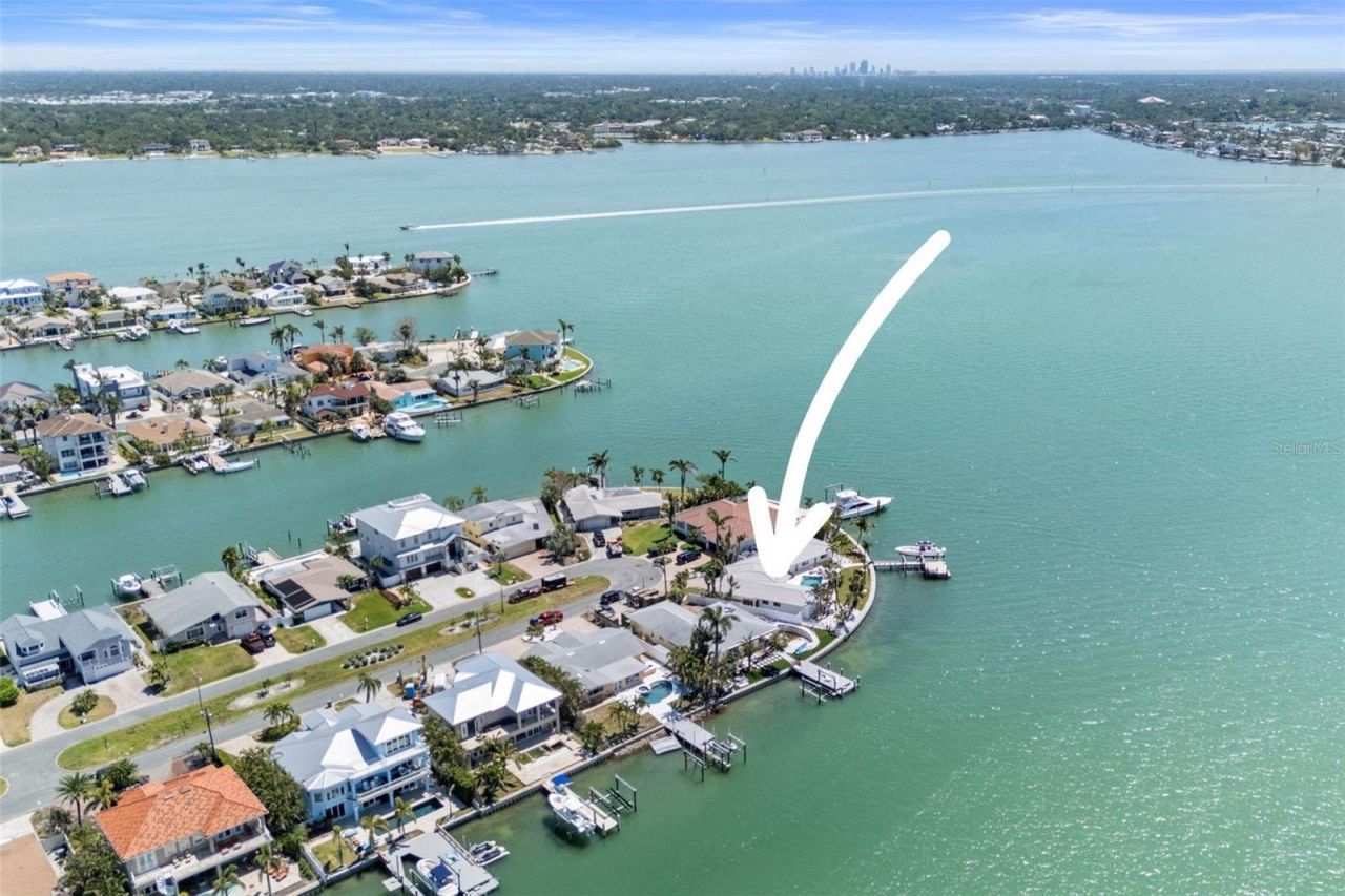 11050 7th Street E, Treasure Island, FL 33706 Photo