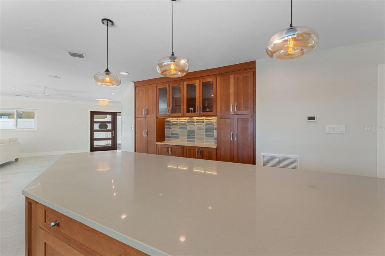 11050 7th Street E, Treasure Island, FL 33706 Photo