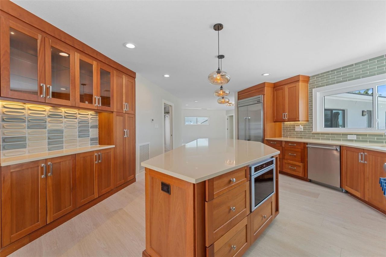 11050 7th Street E, Treasure Island, FL 33706 Photo