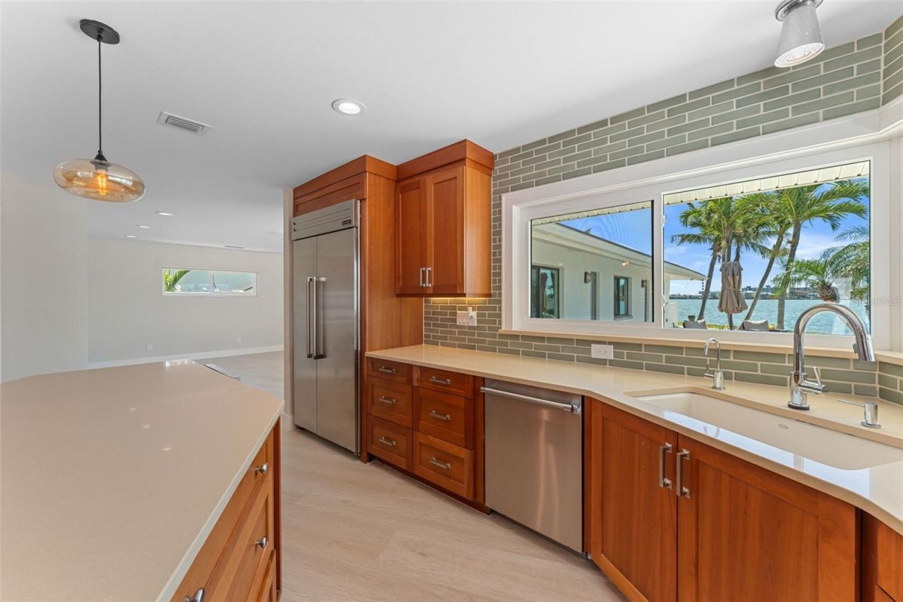 11050 7th Street E, Treasure Island, FL 33706 Photo