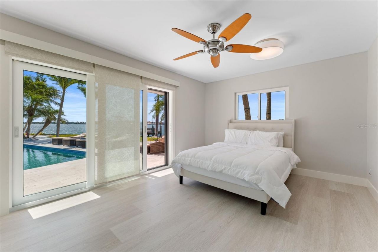 11050 7th Street E, Treasure Island, FL 33706 Photo