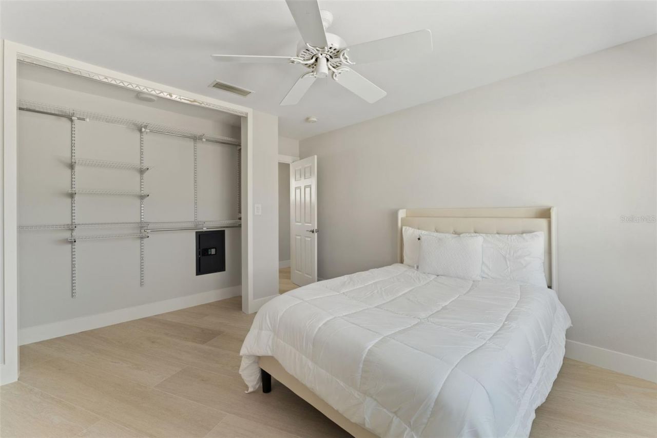 11050 7th Street E, Treasure Island, FL 33706 Photo