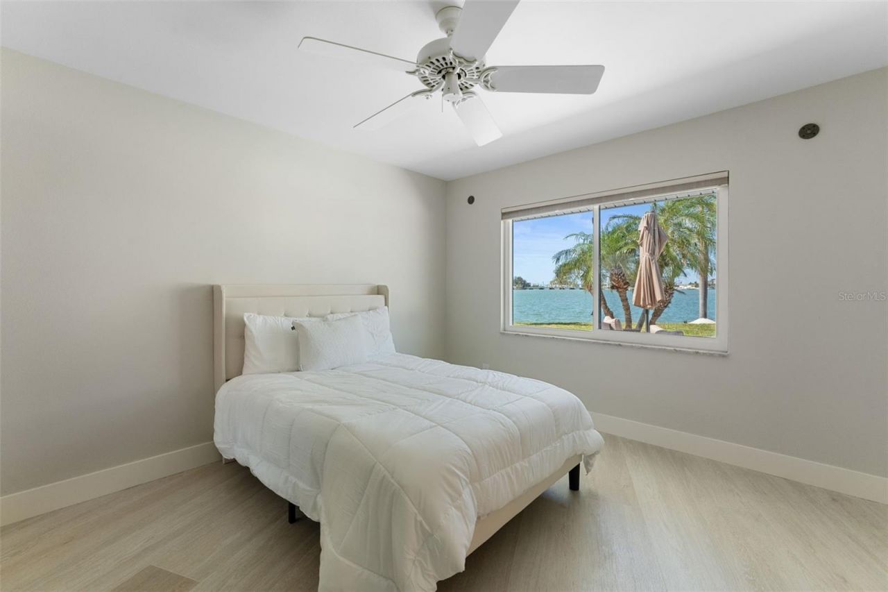 11050 7th Street E, Treasure Island, FL 33706 Photo