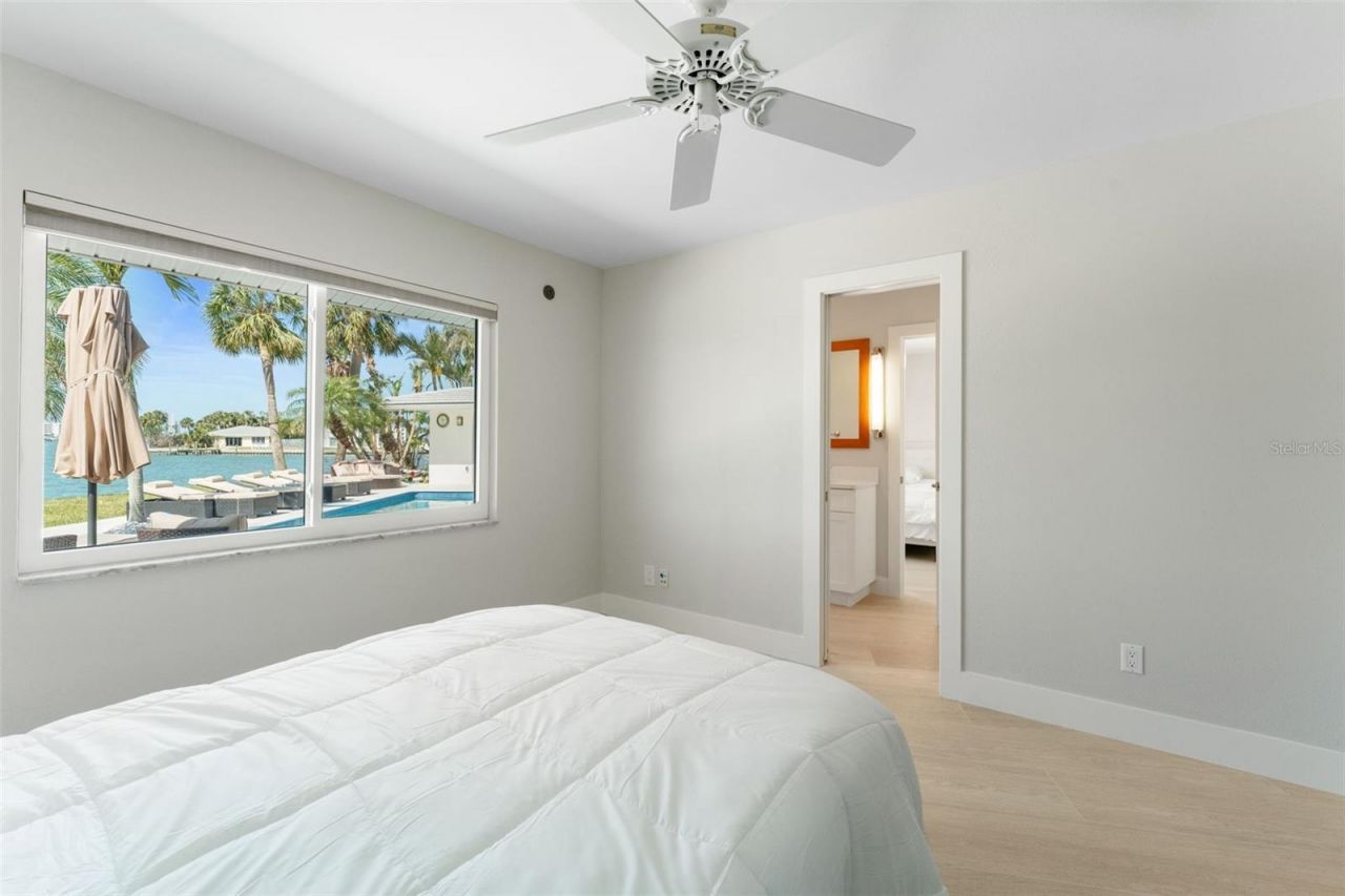 11050 7th Street E, Treasure Island, FL 33706 Photo