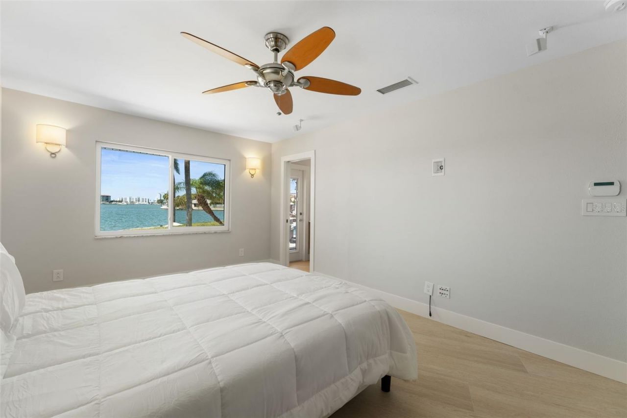 11050 7th Street E, Treasure Island, FL 33706 Photo