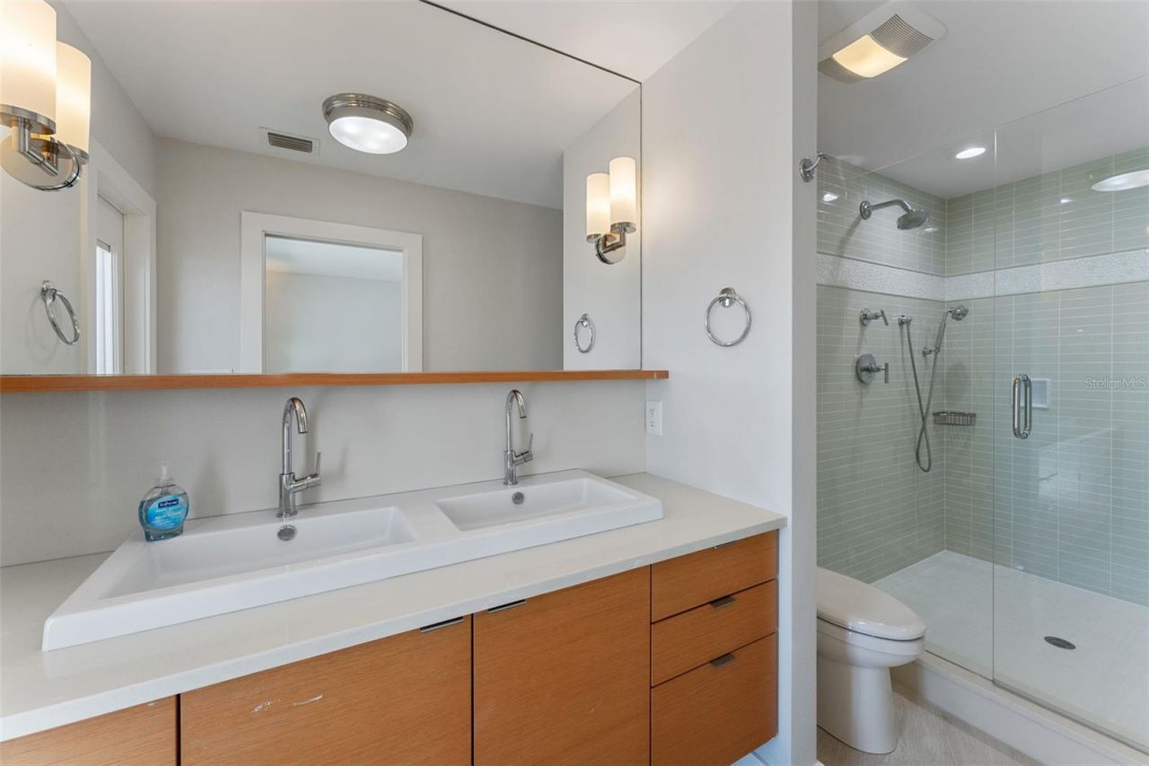 11050 7th Street E, Treasure Island, FL 33706 Photo