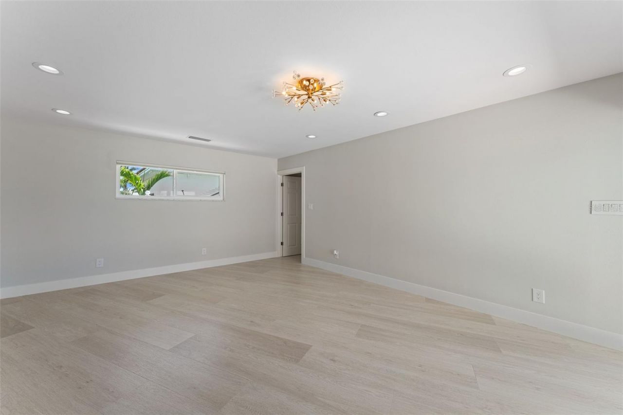11050 7th Street E, Treasure Island, FL 33706 Photo