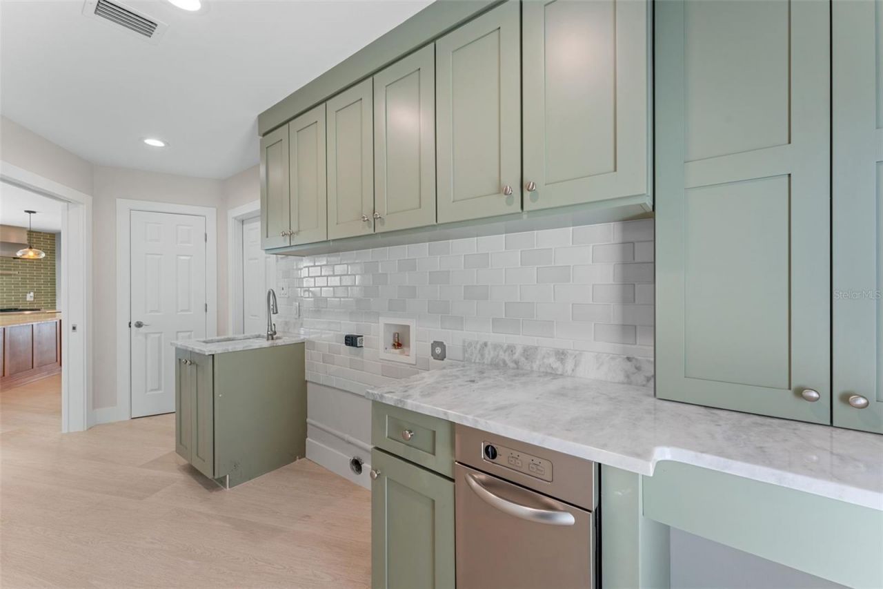 11050 7th Street E, Treasure Island, FL 33706 Photo