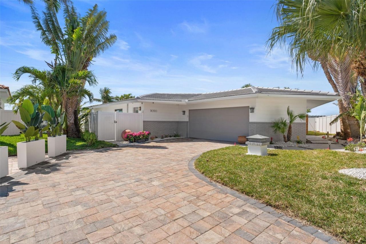 11050 7th Street E, Treasure Island, FL 33706 Photo