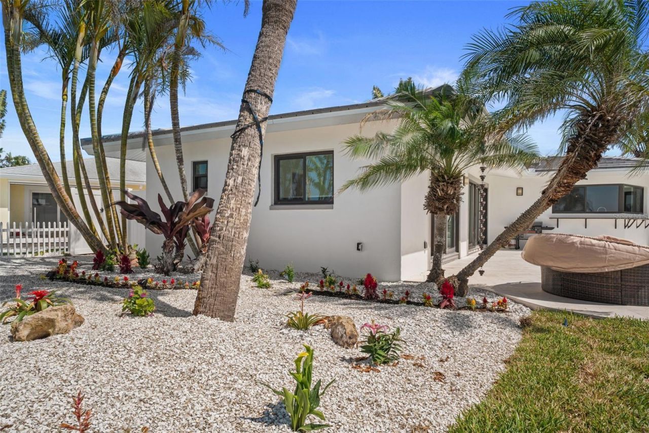 11050 7th Street E, Treasure Island, FL 33706 Photo