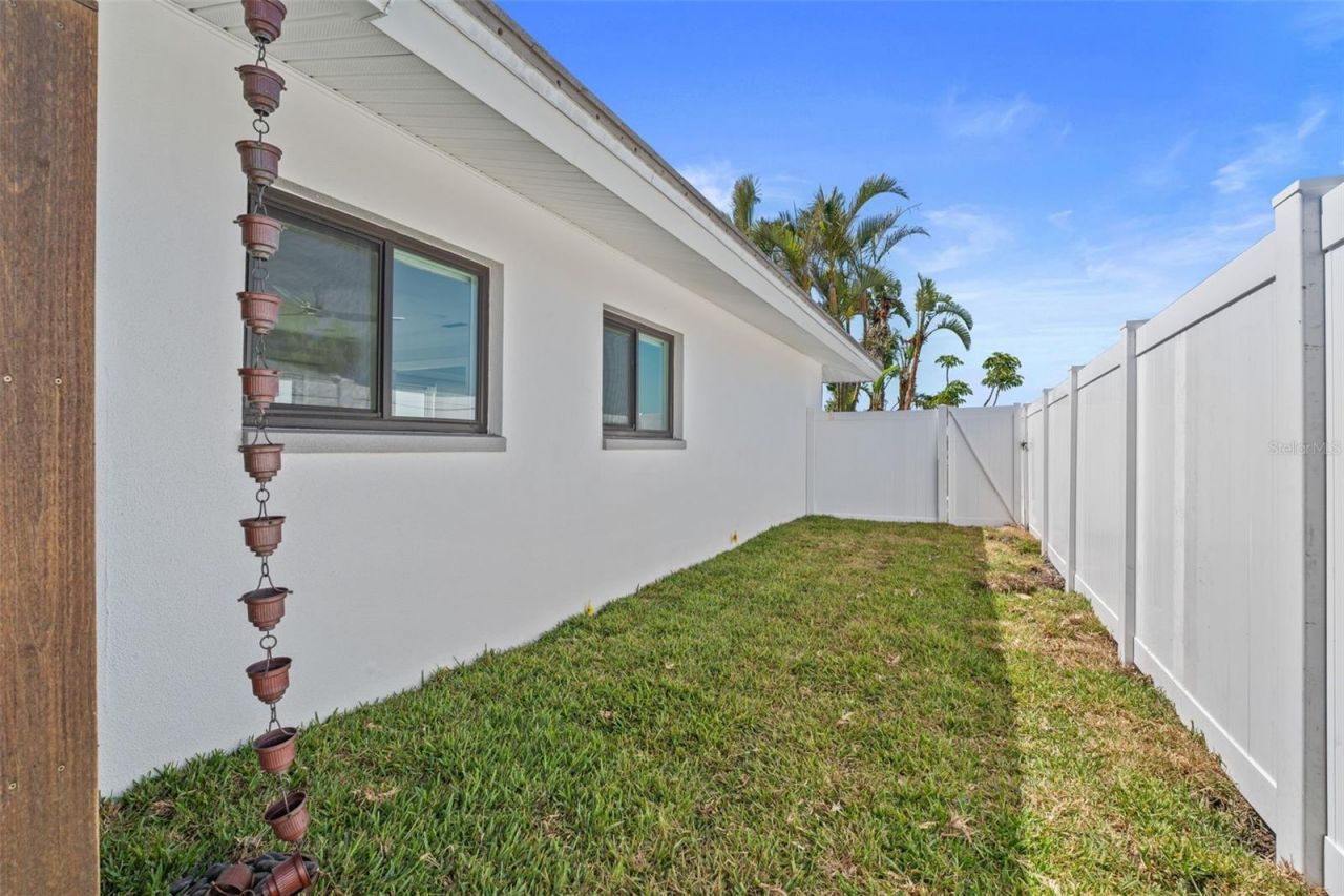 11050 7th Street E, Treasure Island, FL 33706 Photo