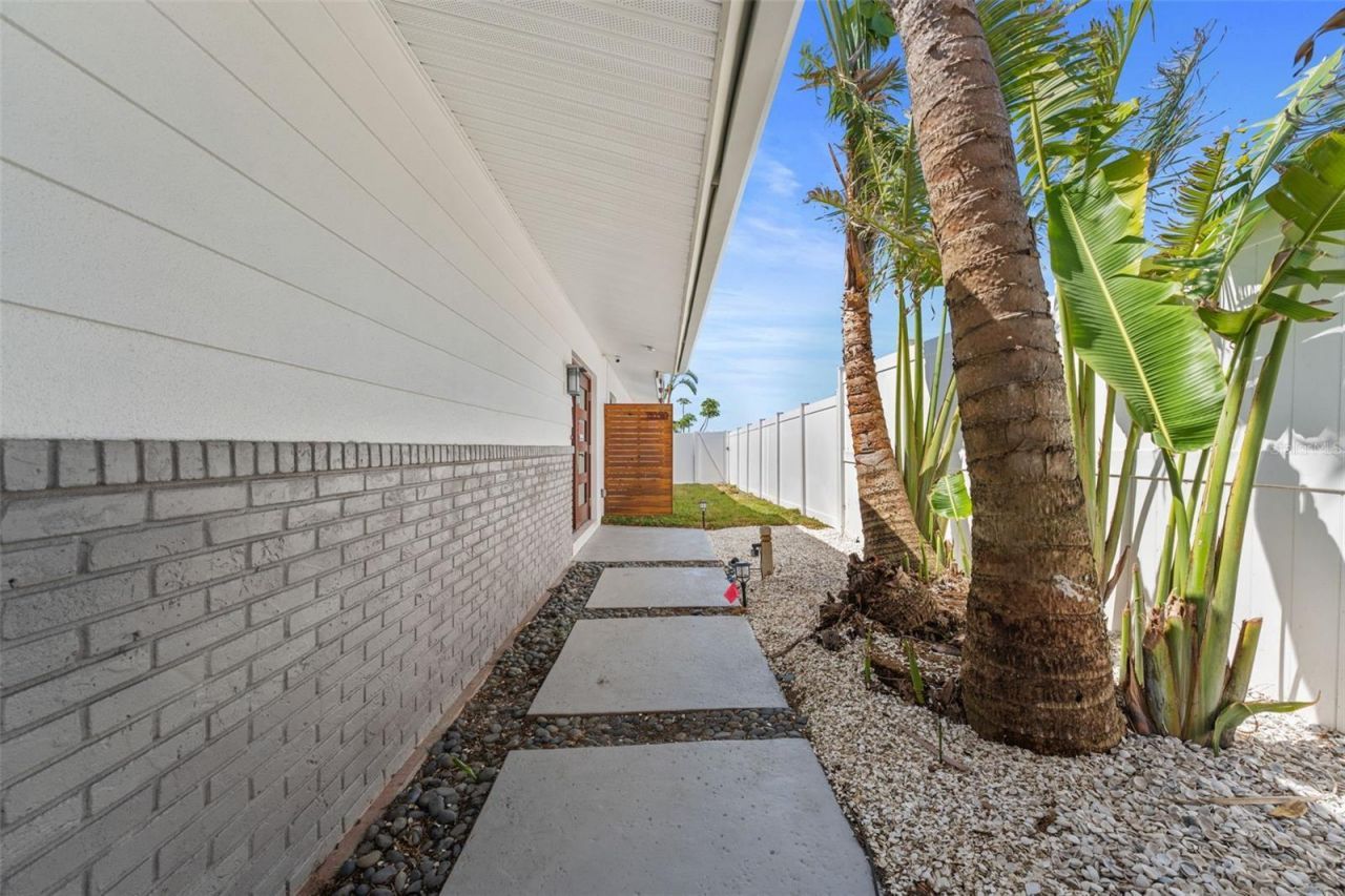 11050 7th Street E, Treasure Island, FL 33706 Photo