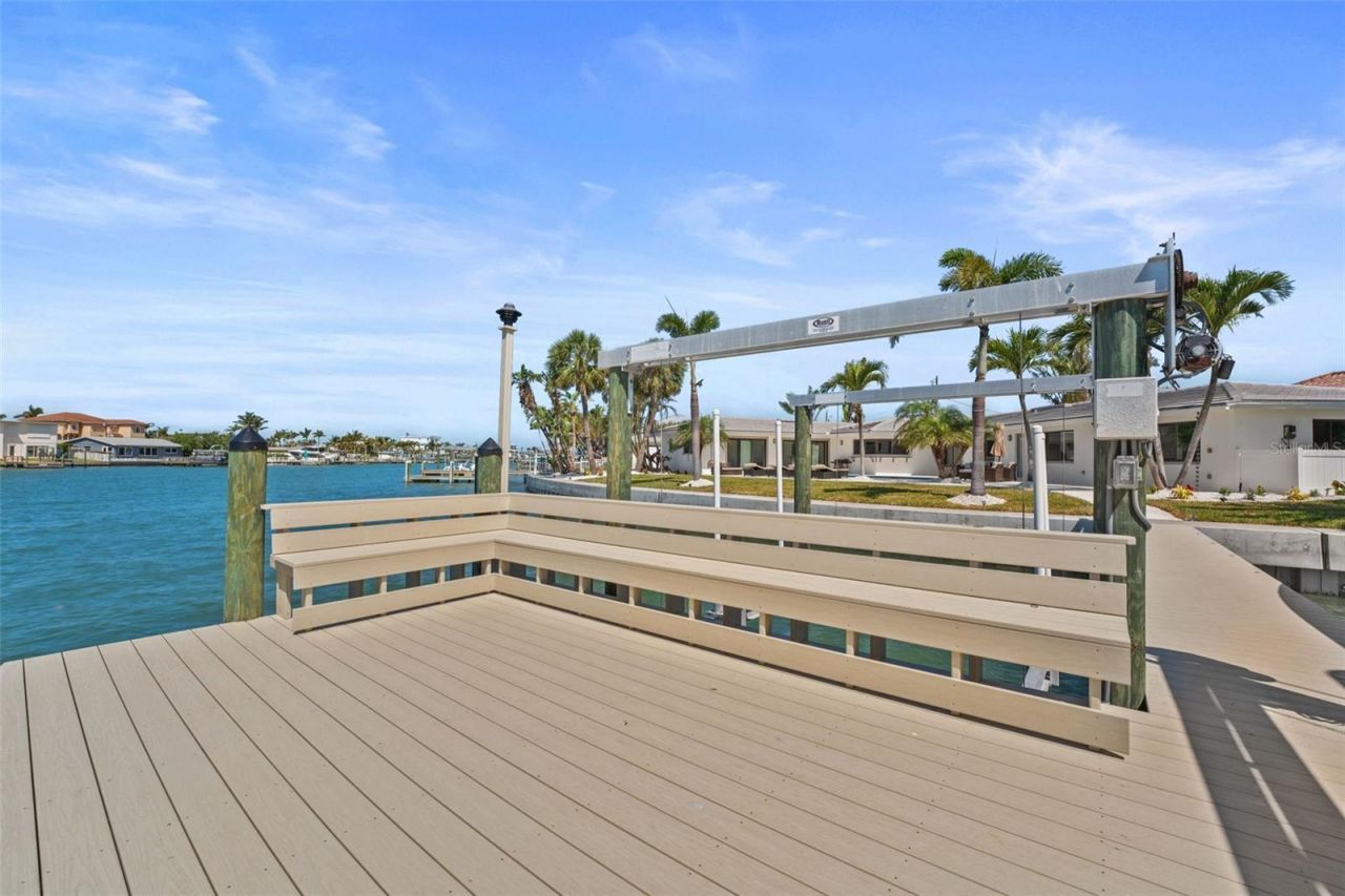 11050 7th Street E, Treasure Island, FL 33706 Photo