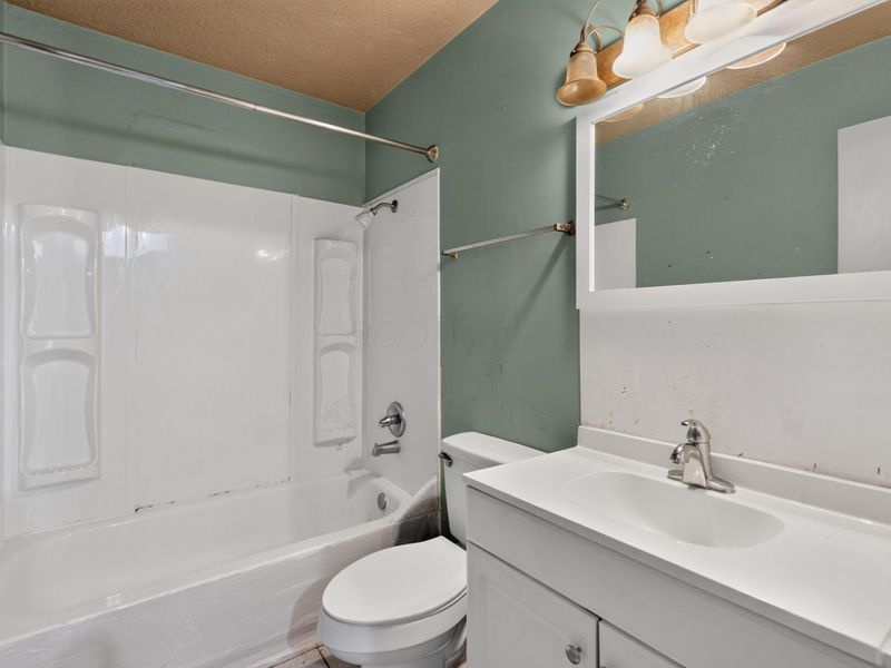 2405 Lindale Road, Columbus, OH 43224 Photo 8
