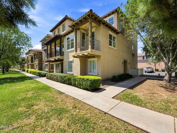 3691 E LESLIE Drive, Gilbert, AZ 85296