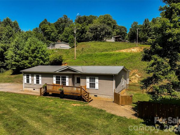 797 Pleasant Valley Road , Burnsville, NC 28714