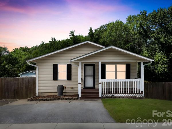 51 Kay Thomas Drive, Hendersonville, NC 28792