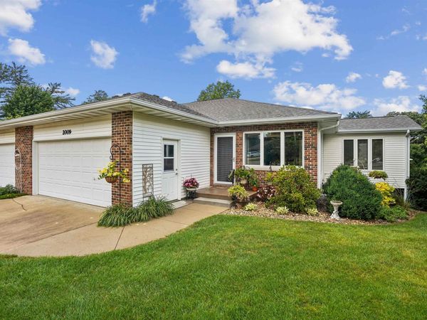 2009 Terrace Drive, Cedar Falls, IA 50613