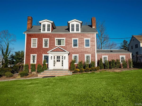 68 Nassau Road , Unit 2nd Floor, Huntington, NY 11743