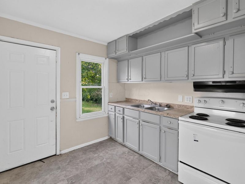 2798 Hiawatha Street , Columbus, OH 43211 Photo 5