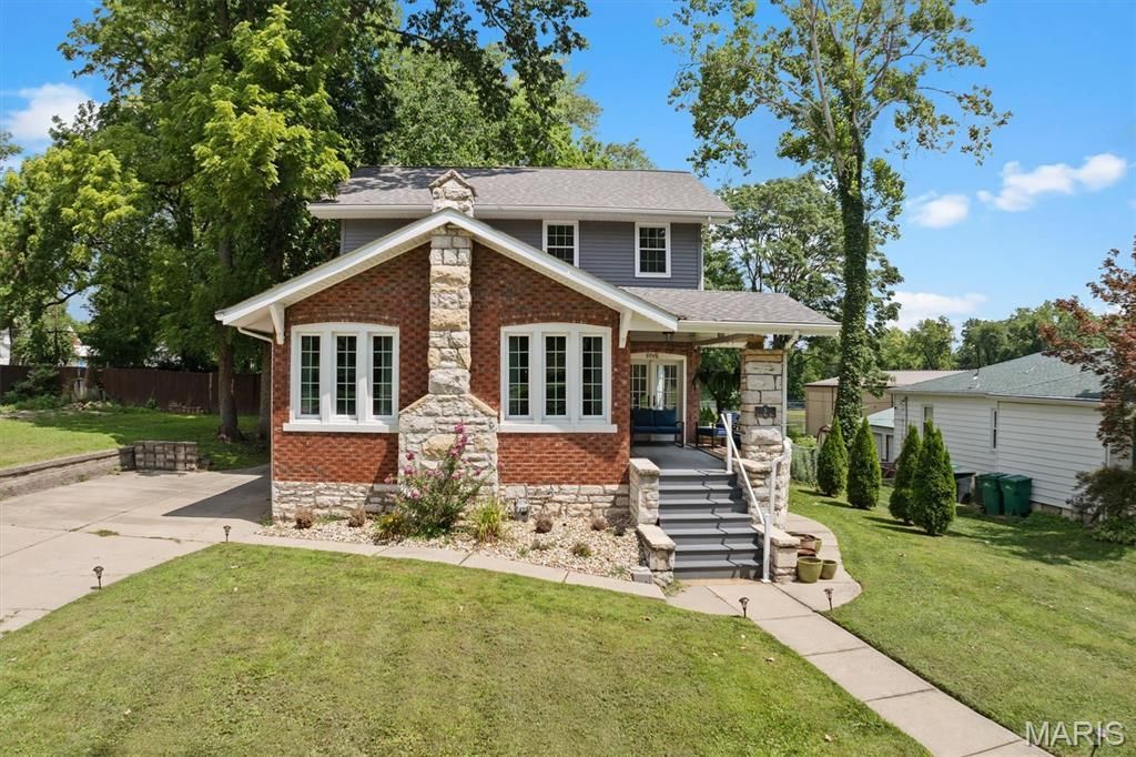 5 Signal Hill Boulevard, Belleville, IL 62223 Main Photo