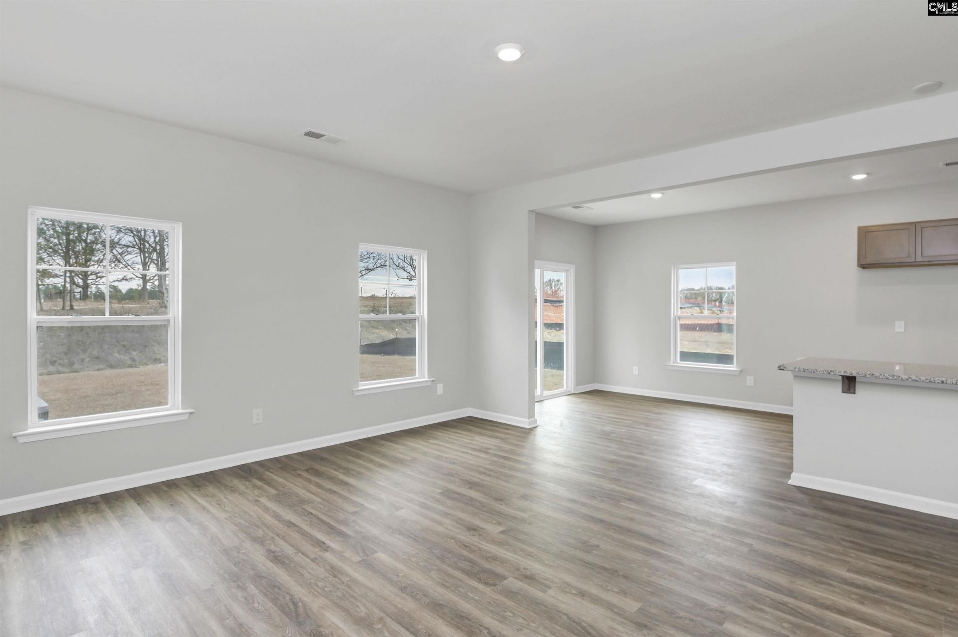 221 Raglins Way Photo 6