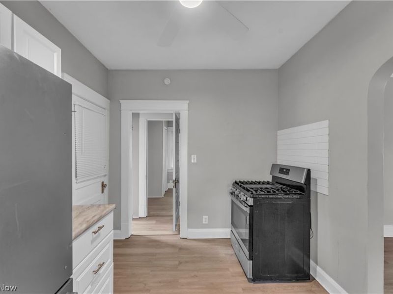 19600 Arrowhead Avenue, Unit 1/DN, Cleveland, OH 44119 Photo 10