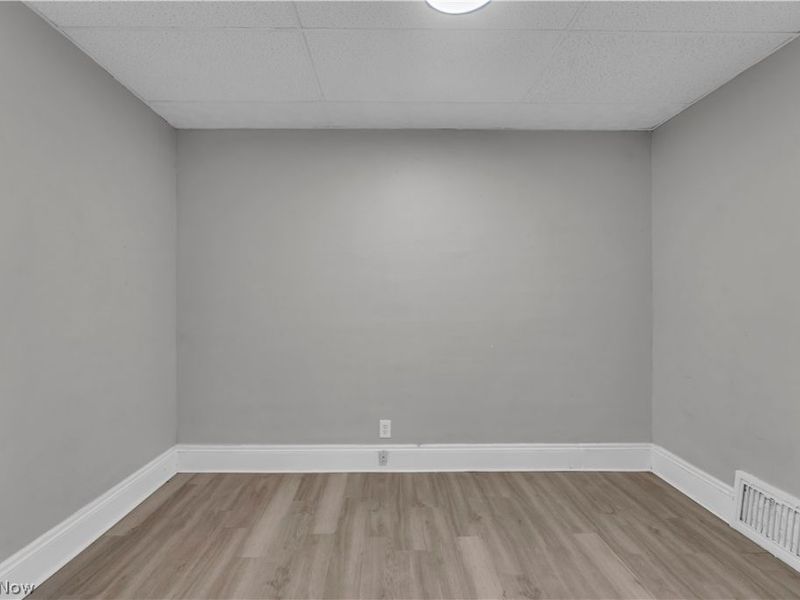 19600 Arrowhead Avenue, Unit 1/DN, Cleveland, OH 44119 Photo 12