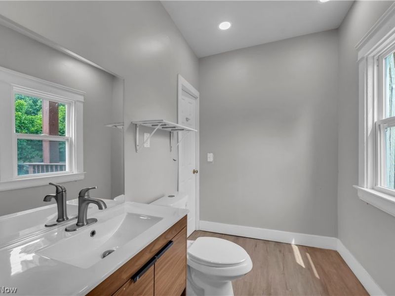 19600 Arrowhead Avenue, Unit 1/DN, Cleveland, OH 44119 Photo 14