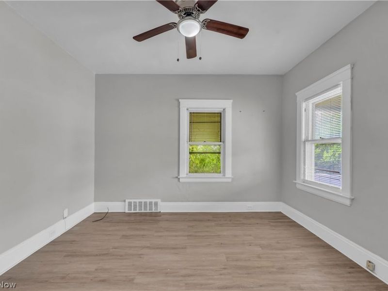 19600 Arrowhead Avenue, Unit 1/DN, Cleveland, OH 44119 Photo 4