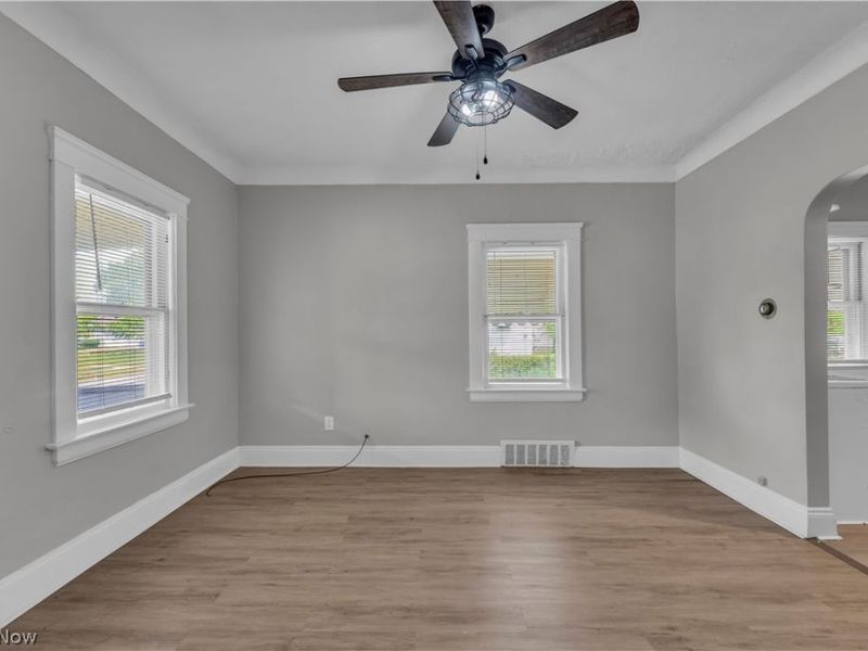 19600 Arrowhead Avenue, Unit 1/DN, Cleveland, OH 44119 Photo 6
