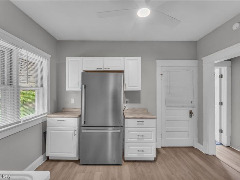 19600 Arrowhead Avenue, Unit 1/DN, Cleveland, OH 44119 Photo 8