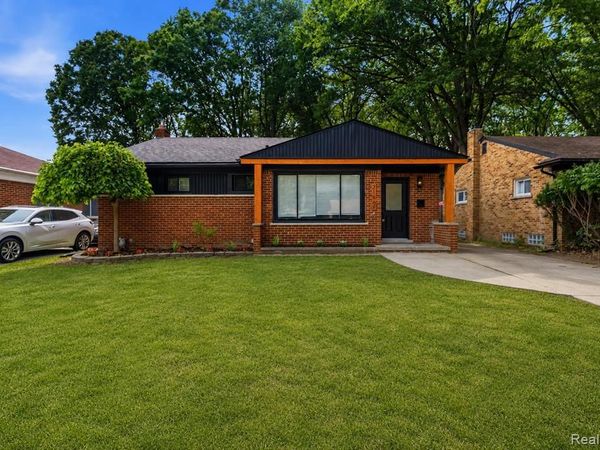 21661 Whitmore Street, Oak Park, MI 48237