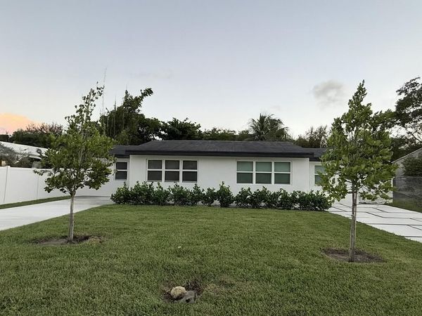 118 SW 7TH Street, Delray Beach, FL 33444