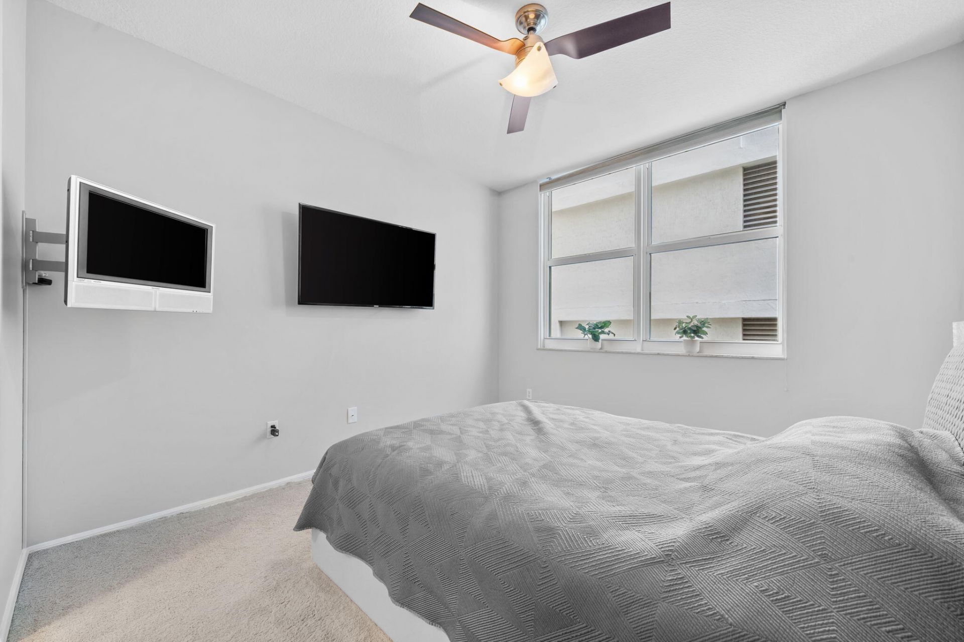 347 N New River Drive E, Unit 405, Fort Lauderdale, FL 33301 Photo