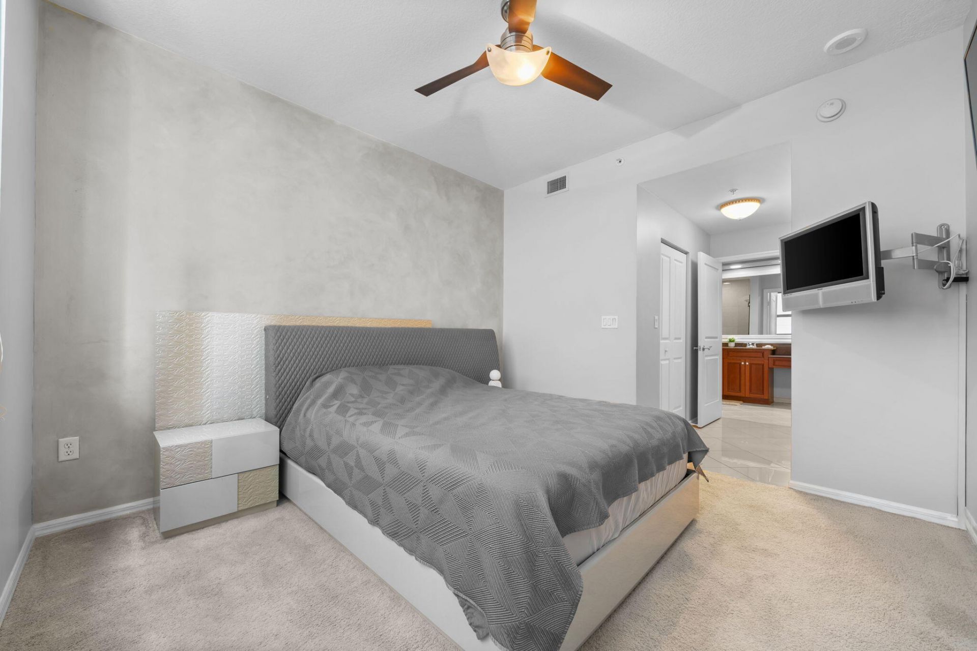 347 N New River Drive E, Unit 405, Fort Lauderdale, FL 33301 Photo