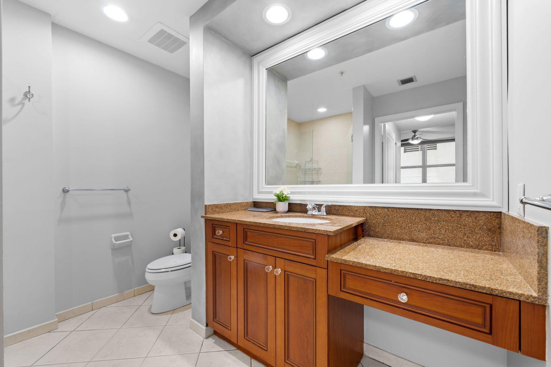 347 N New River Drive E, Unit 405, Fort Lauderdale, FL 33301 Photo