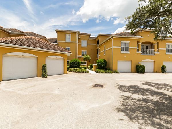 5015 Fairways Circle, Unit 305, Vero Beach, FL 32967