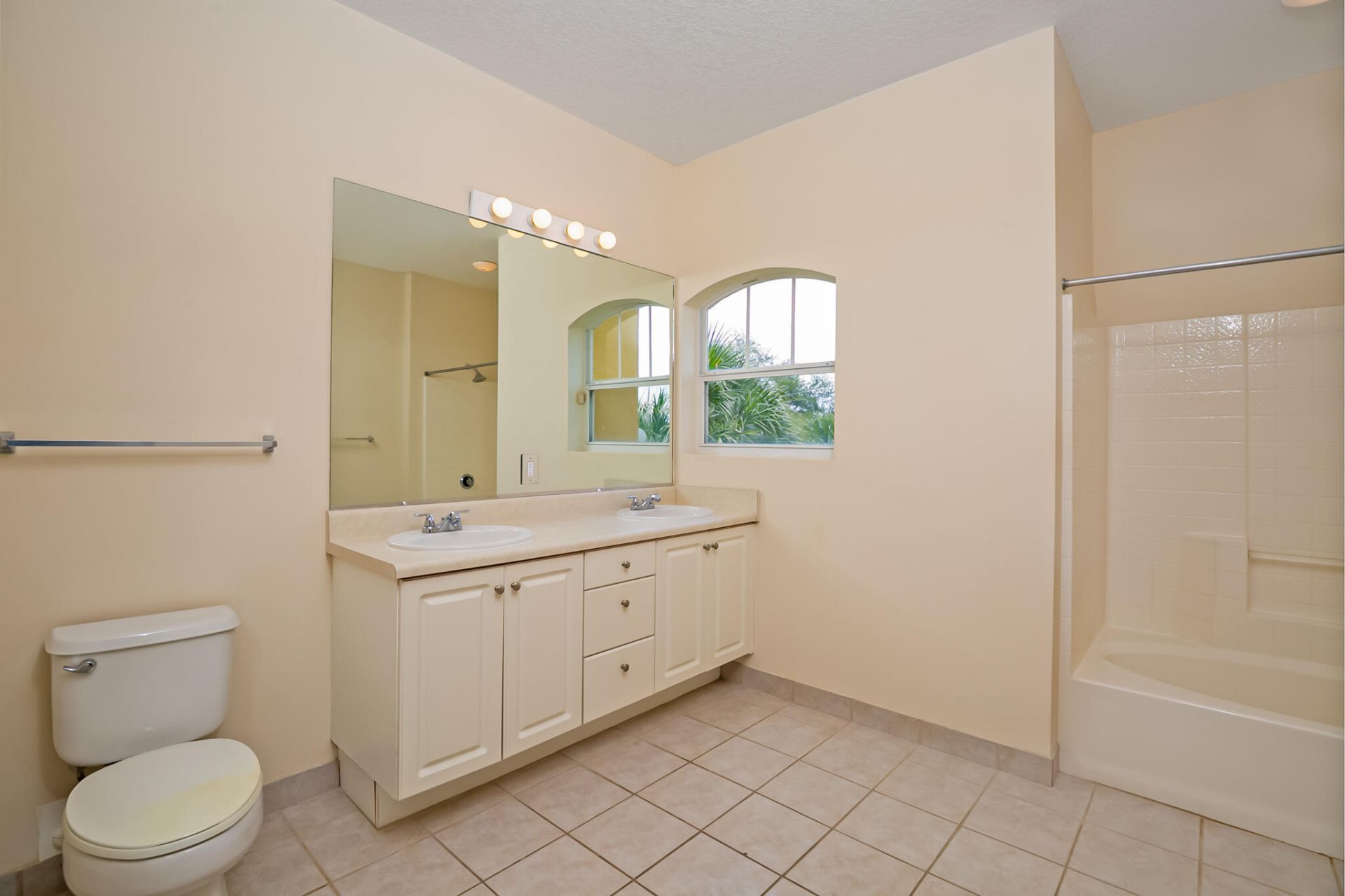 5015 Fairways Circle, Unit 305, Vero Beach, FL 32967 Photo