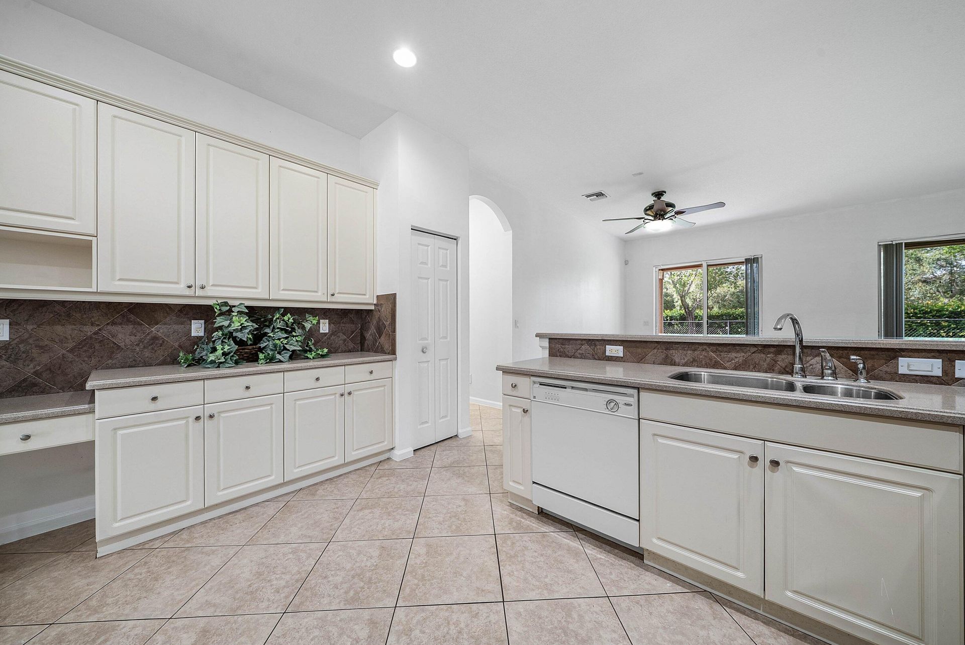 9058 Sedgewood Drive, Lake Worth, FL 33467 Photo